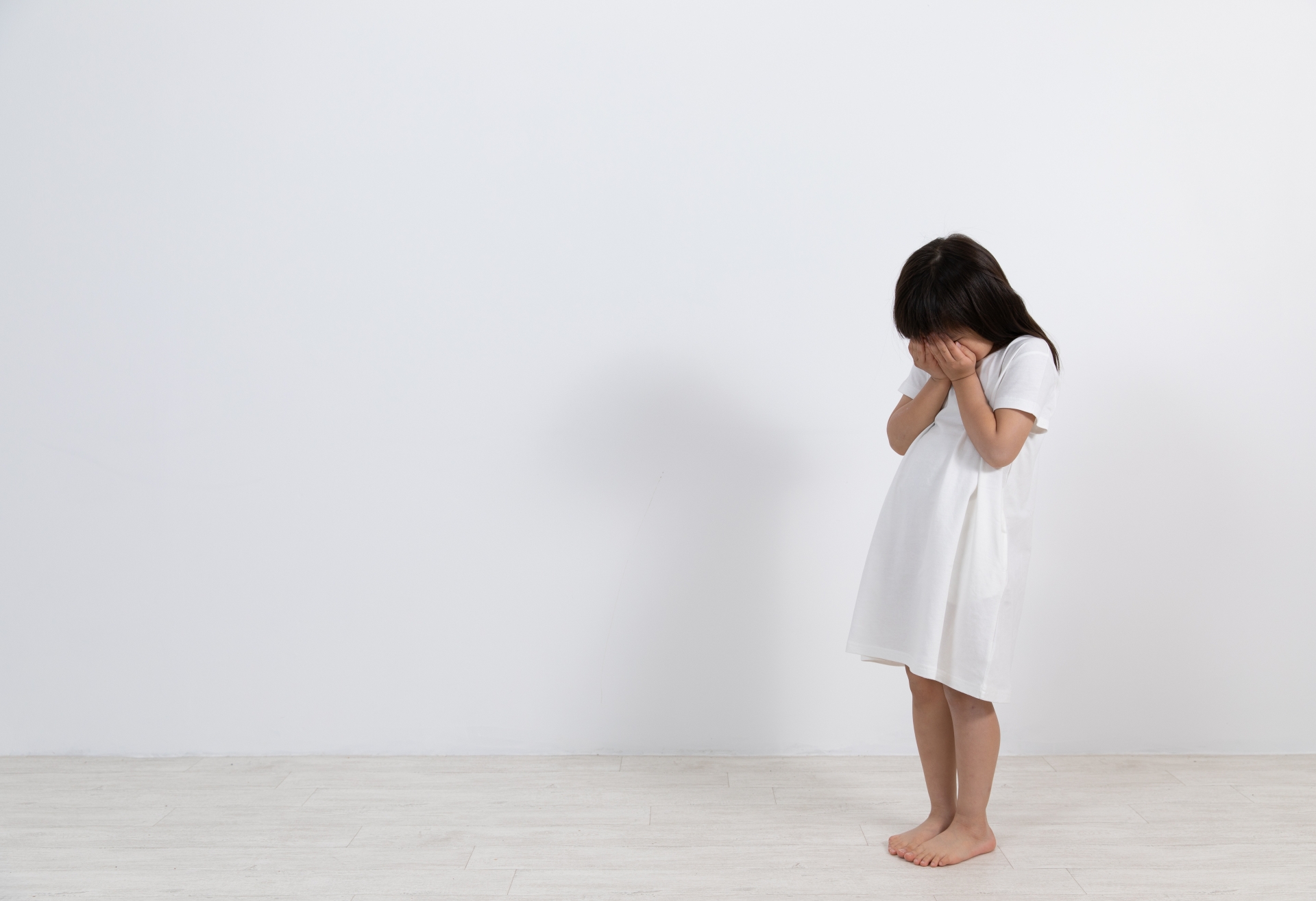 「ママ怒らないで！」子どもが言うときの心理とは？子どもの不安を和らげる方法
